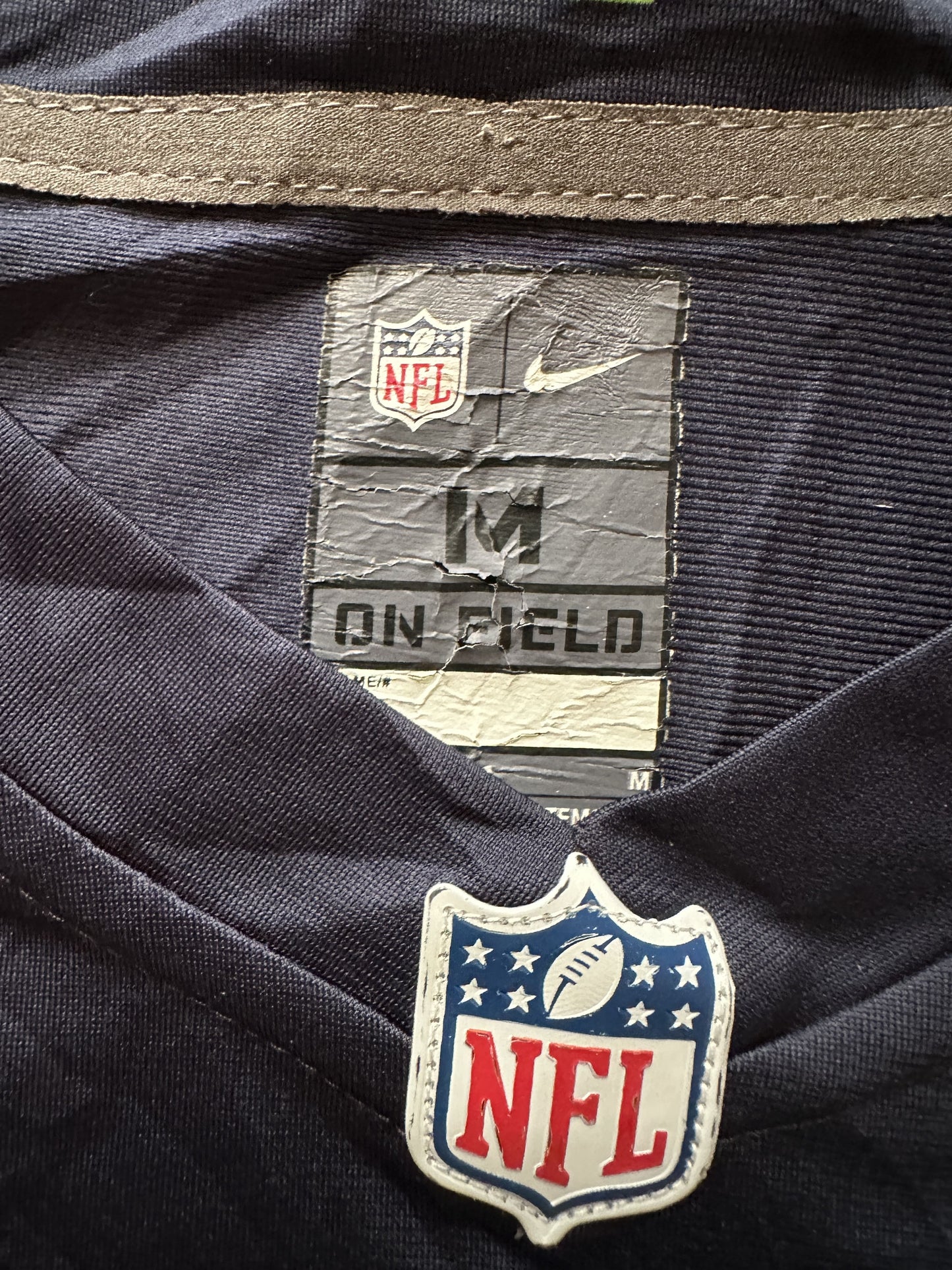 NIKE SEATTLE SEAHAWKS RUSSELL WILSON JERSEY - MEDIUM
