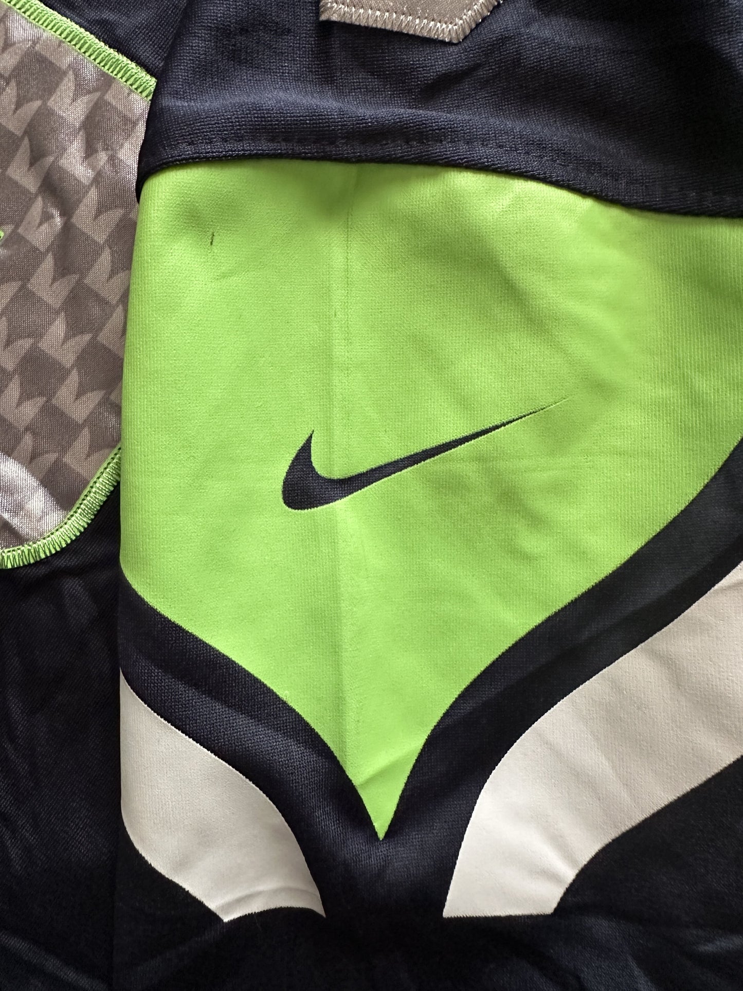 NIKE SEATTLE SEAHAWKS RUSSELL WILSON JERSEY - MEDIUM