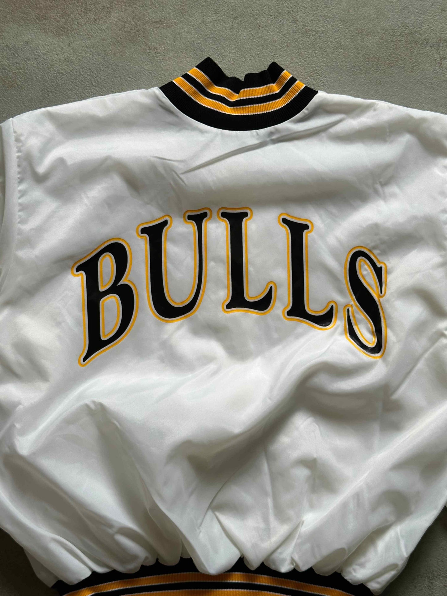 VINTAGE BULLS JACKET - XLARGE