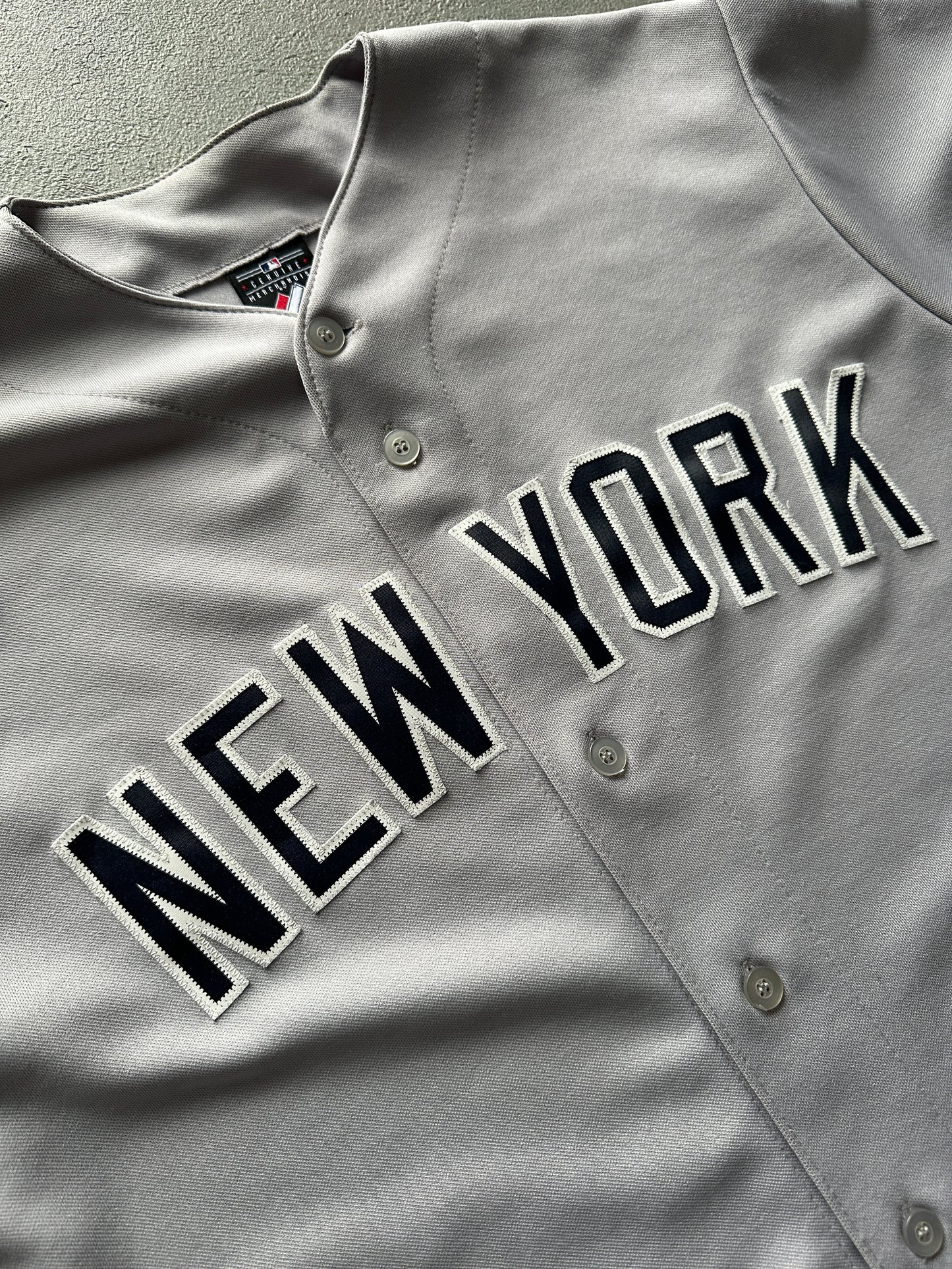 VINTAGE NEW YORK YANKEES JERSEY - MEDIUM