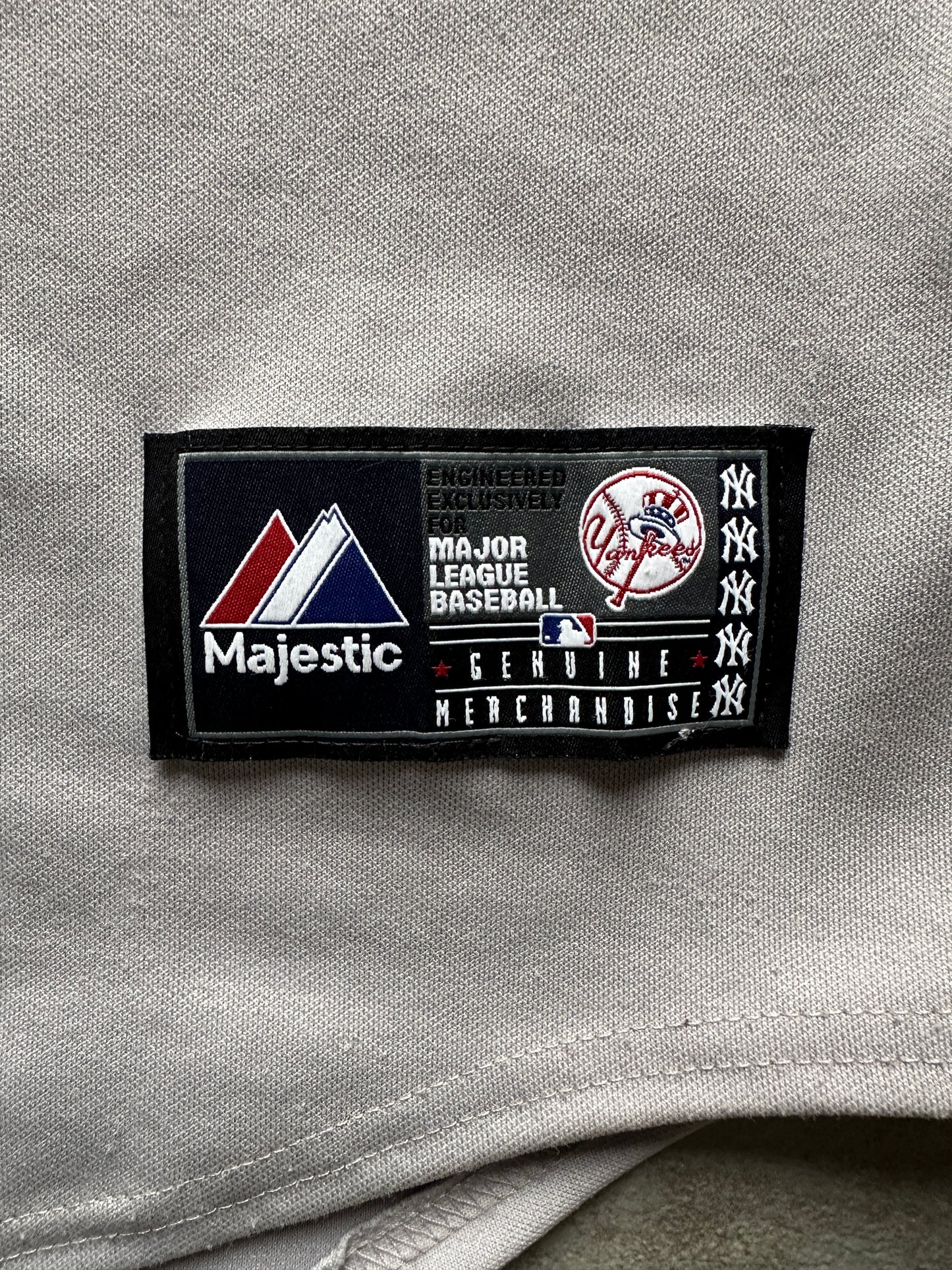 VINTAGE NEW YORK YANKEES JERSEY - MEDIUM