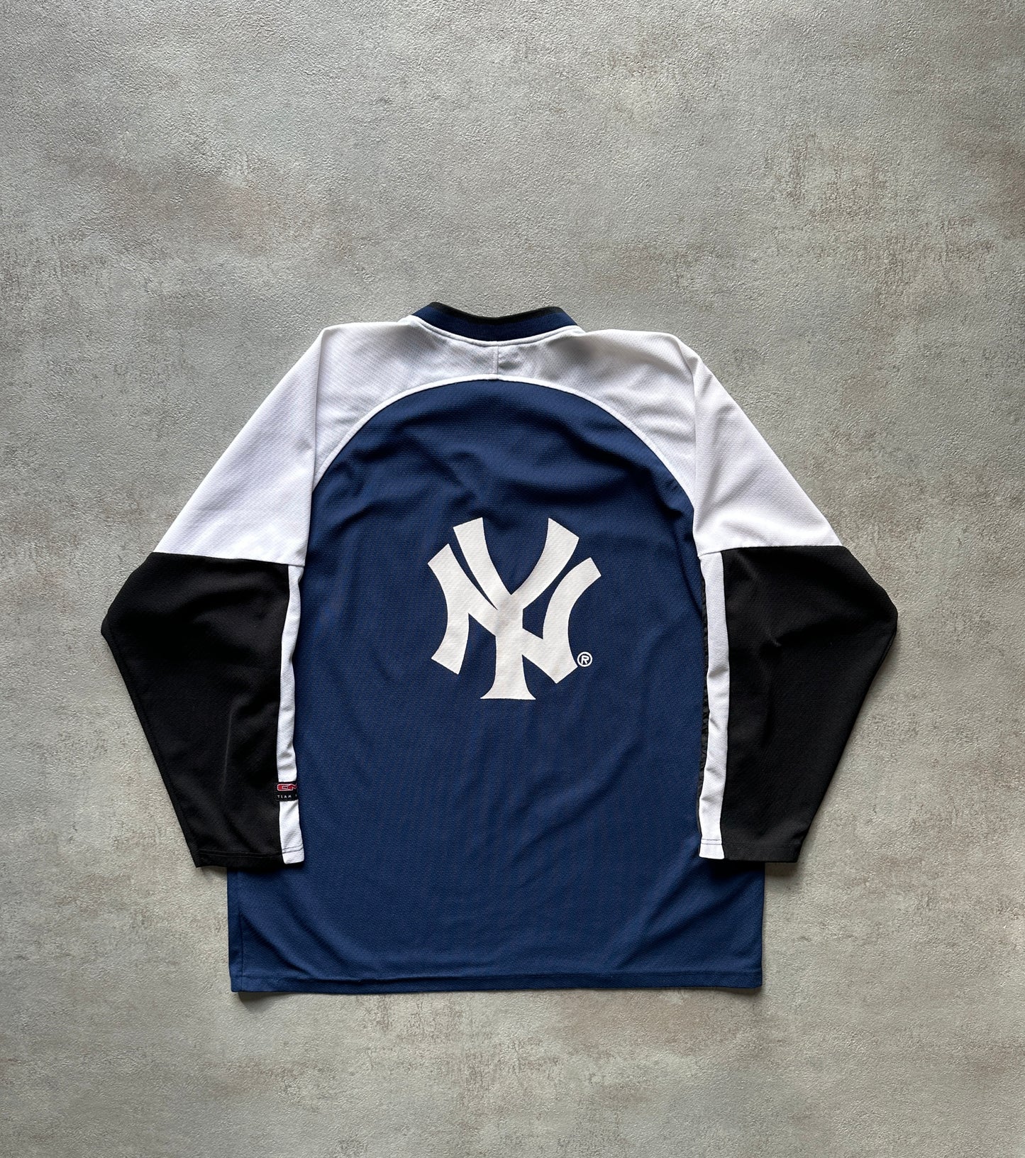 VINTAGE NEW YORK YANKEES JERSEY - LARGE