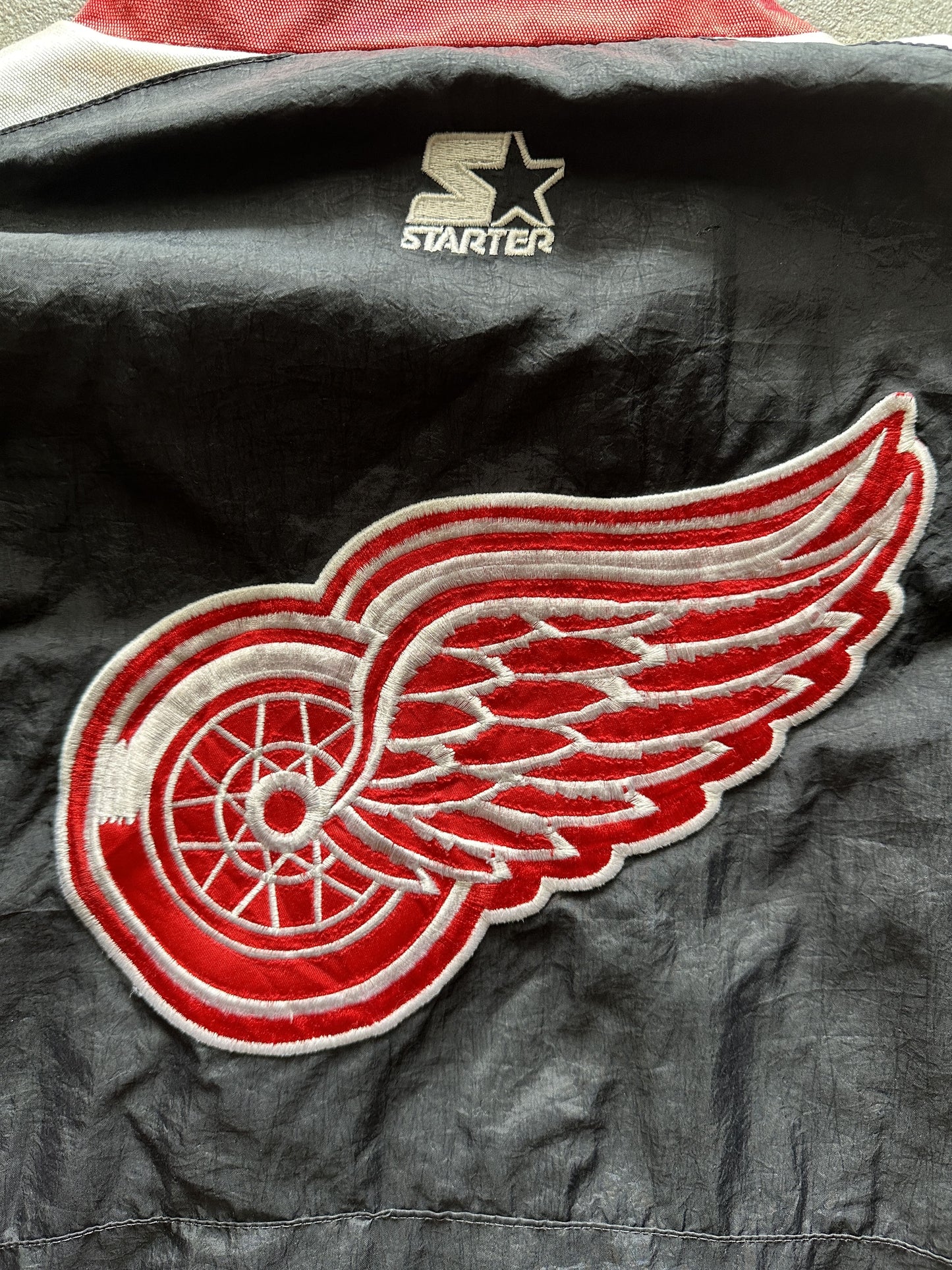STARTER DETROIT REDWINGS JACKET - LARGE