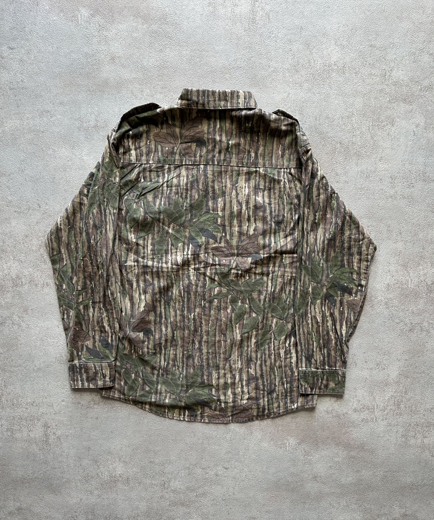 VINTAGE REALTREE CAMO SHIRT - MEDIUM