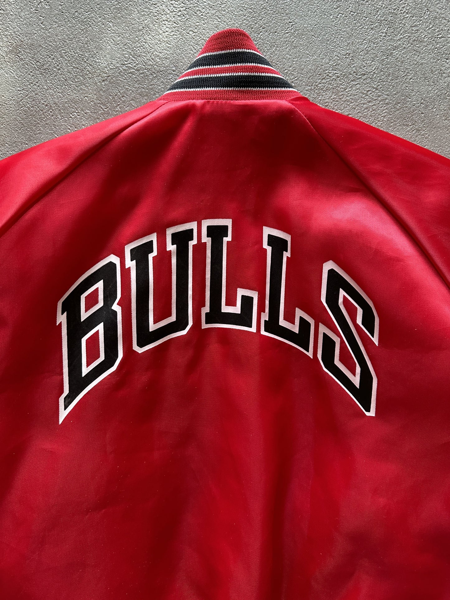 VINTAGE CHALK LINE CHICAGO BULLS SATIN JACKET - SMALL