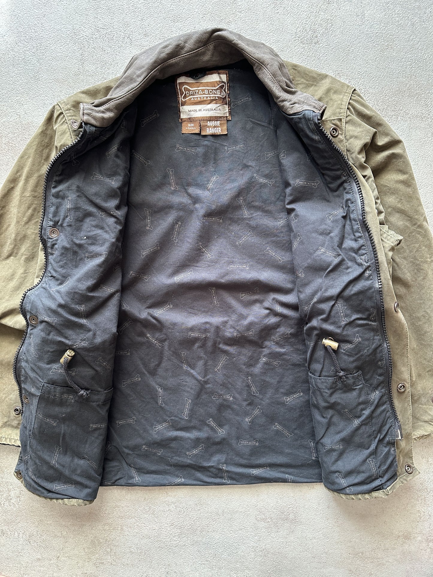 VINTAGE DRIZA BONE UPS JACKET - SMALL