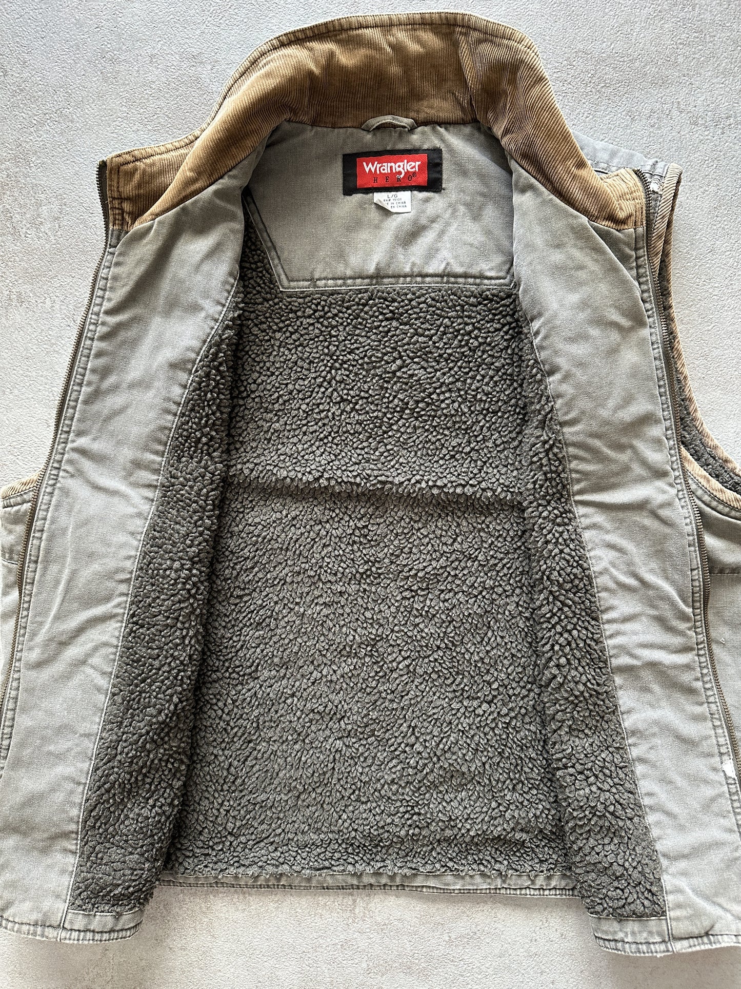VINTAGE WRANGLER WORKWEAR SLEEVELESS JACKET - LARGE