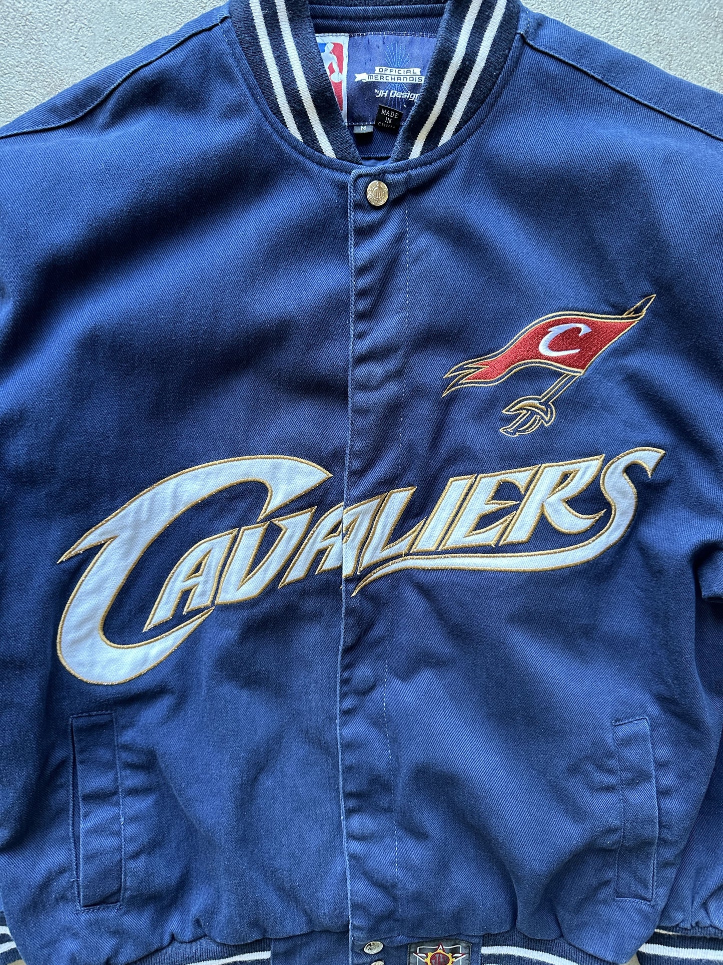 JH DESIGN CLEVELAND CAVALIERS JACKET - MEDIUM