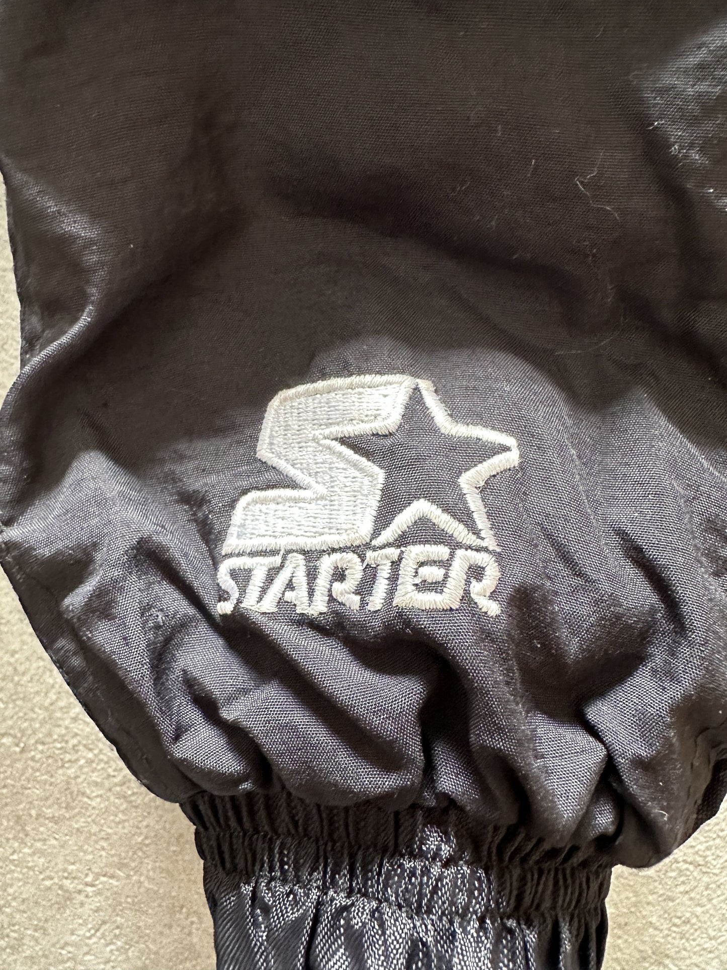 VINTAGE STARTER DETROIT RED WINGS JACKET - MEDIUM