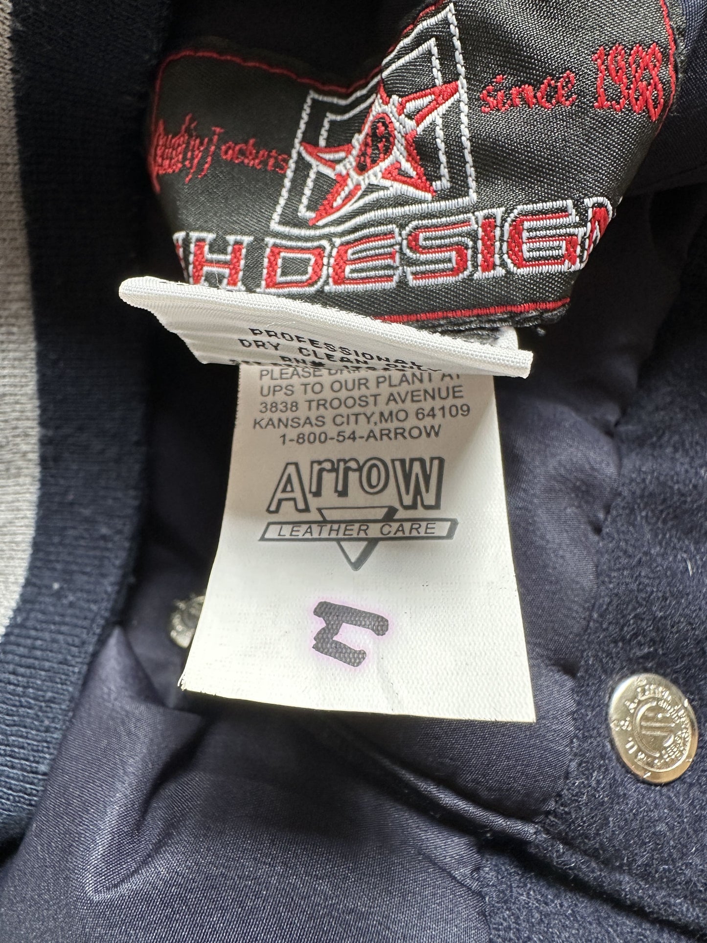 VINTAGE JH DESIGN UCONN UNIVERSITY REVERSIBLE JACKET - XLARGE