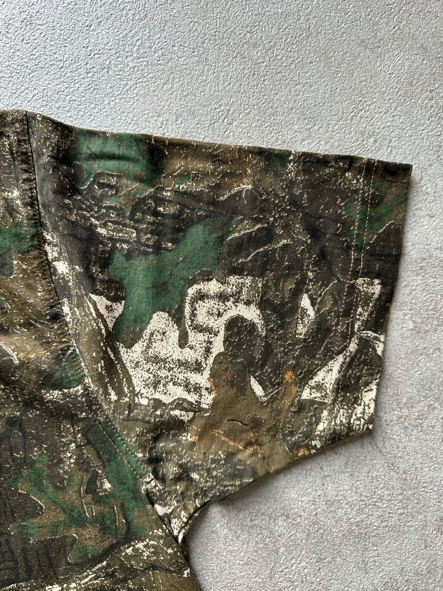 VINTAGE REALTREE CAMO T-SHIRT - LARGE