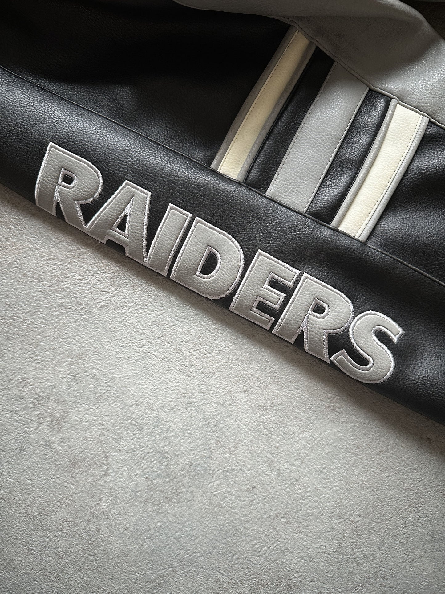 VINTAGE OAKLAND RAIDERS JACKET - XLARGE