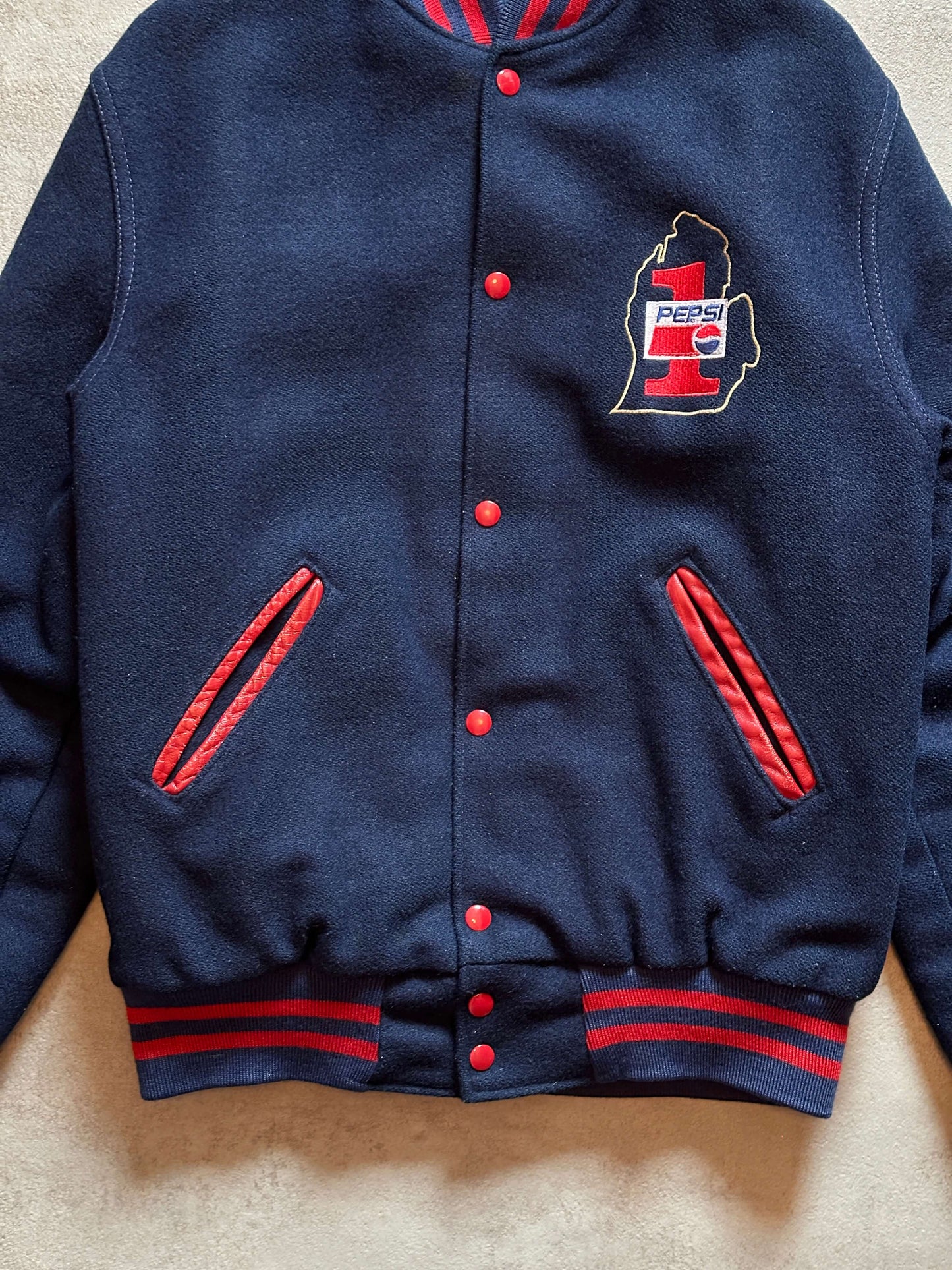 PEPSI HOLLOWAY JACKET - MEDIUM