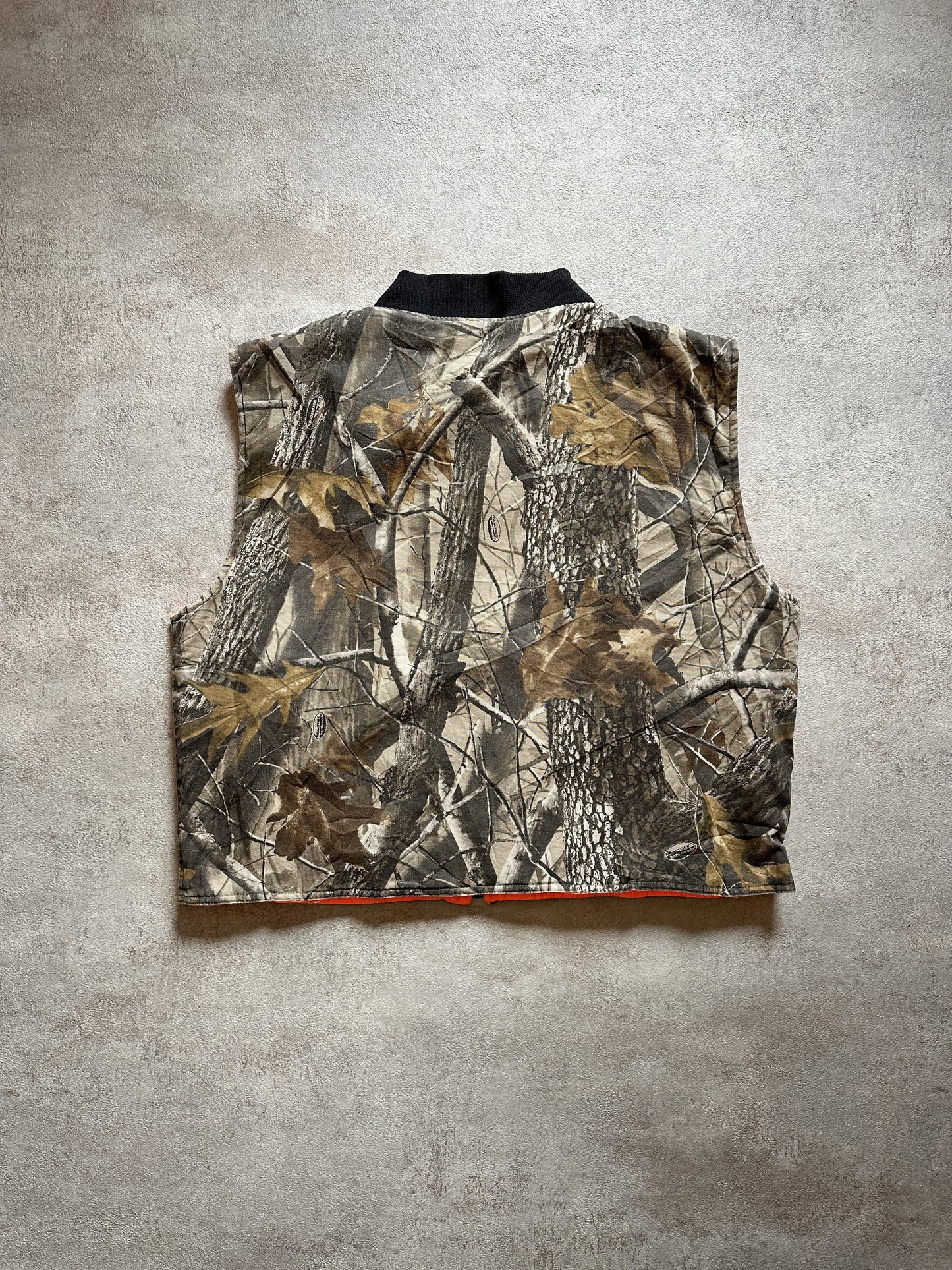 VINTAGE REALTREE CAMO SLEEVELESS JACKET - LARGE
