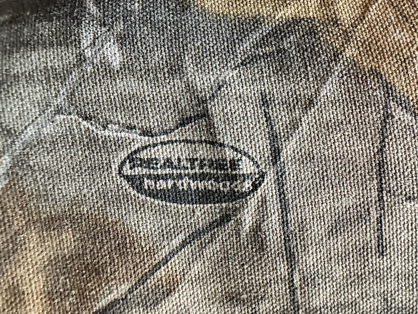 VINTAGE REALTREE CAMO SLEEVELESS JACKET - LARGE