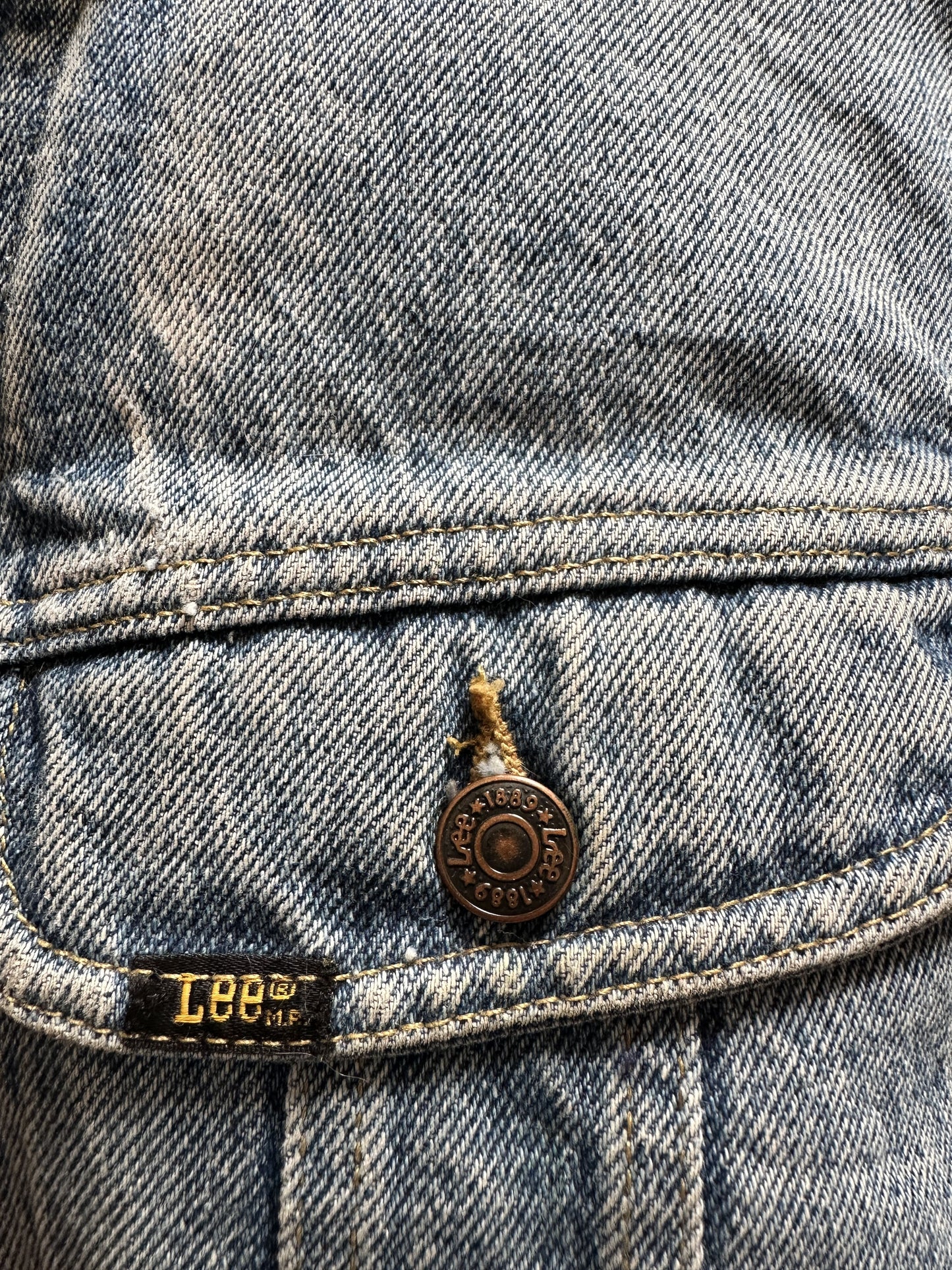 VINTAGE LEE DENIM JACKET - MEDIUM