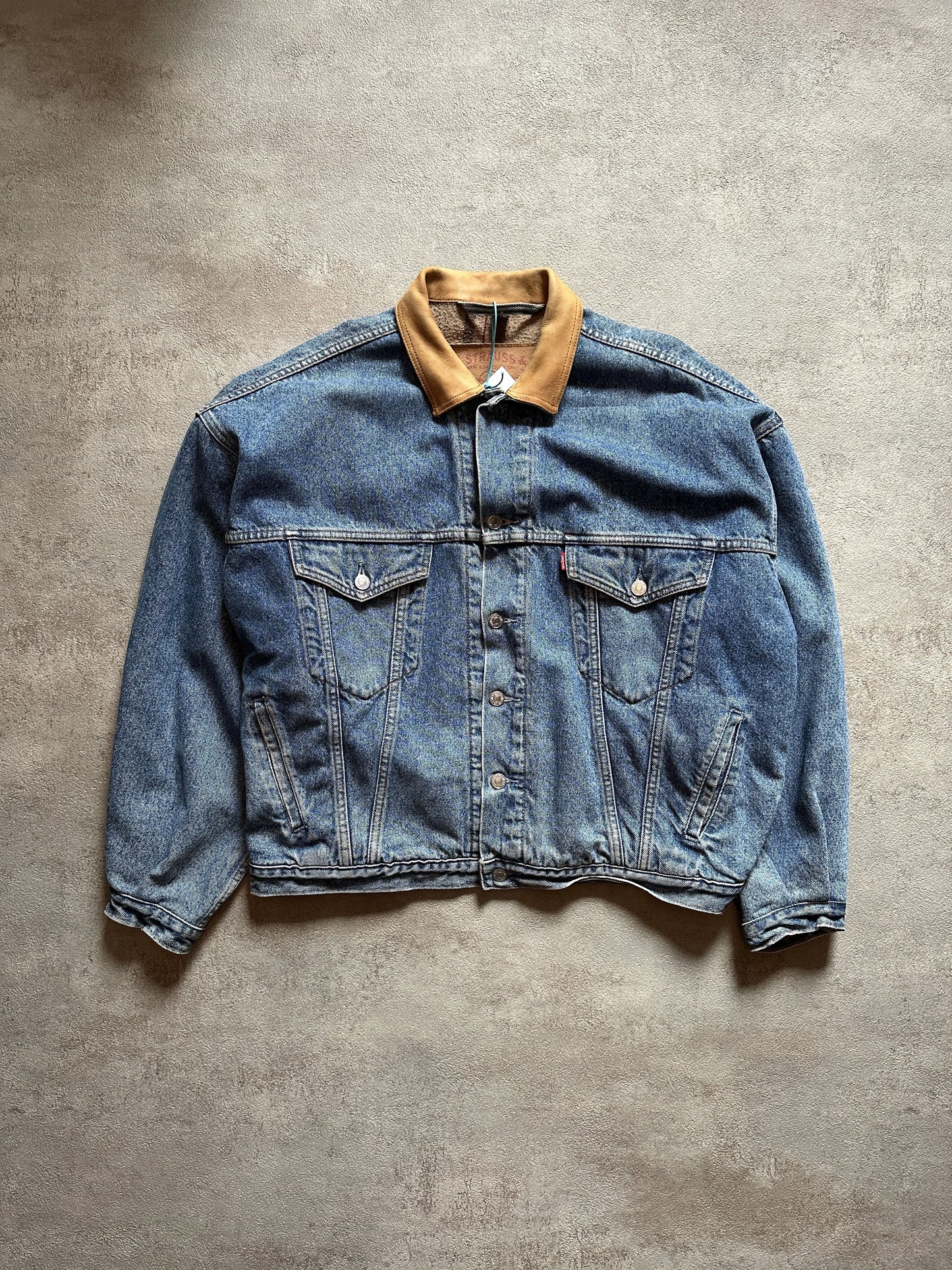 VINTAGE LEVI'S DENIM JACKET - XLARGE