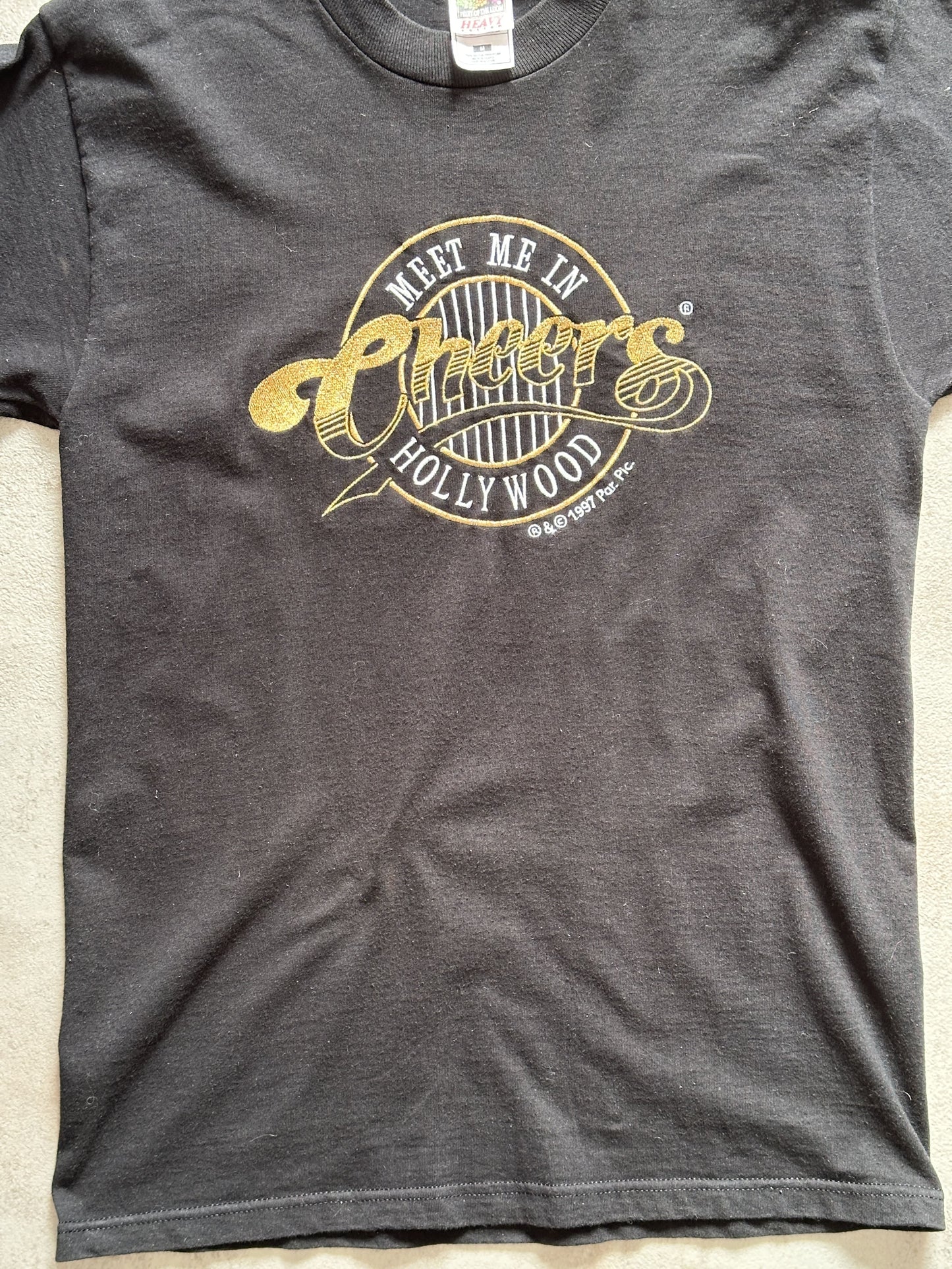 VINTAGE CHEERS HOLLYWOOD 1997 T-SHIRT - SMALL