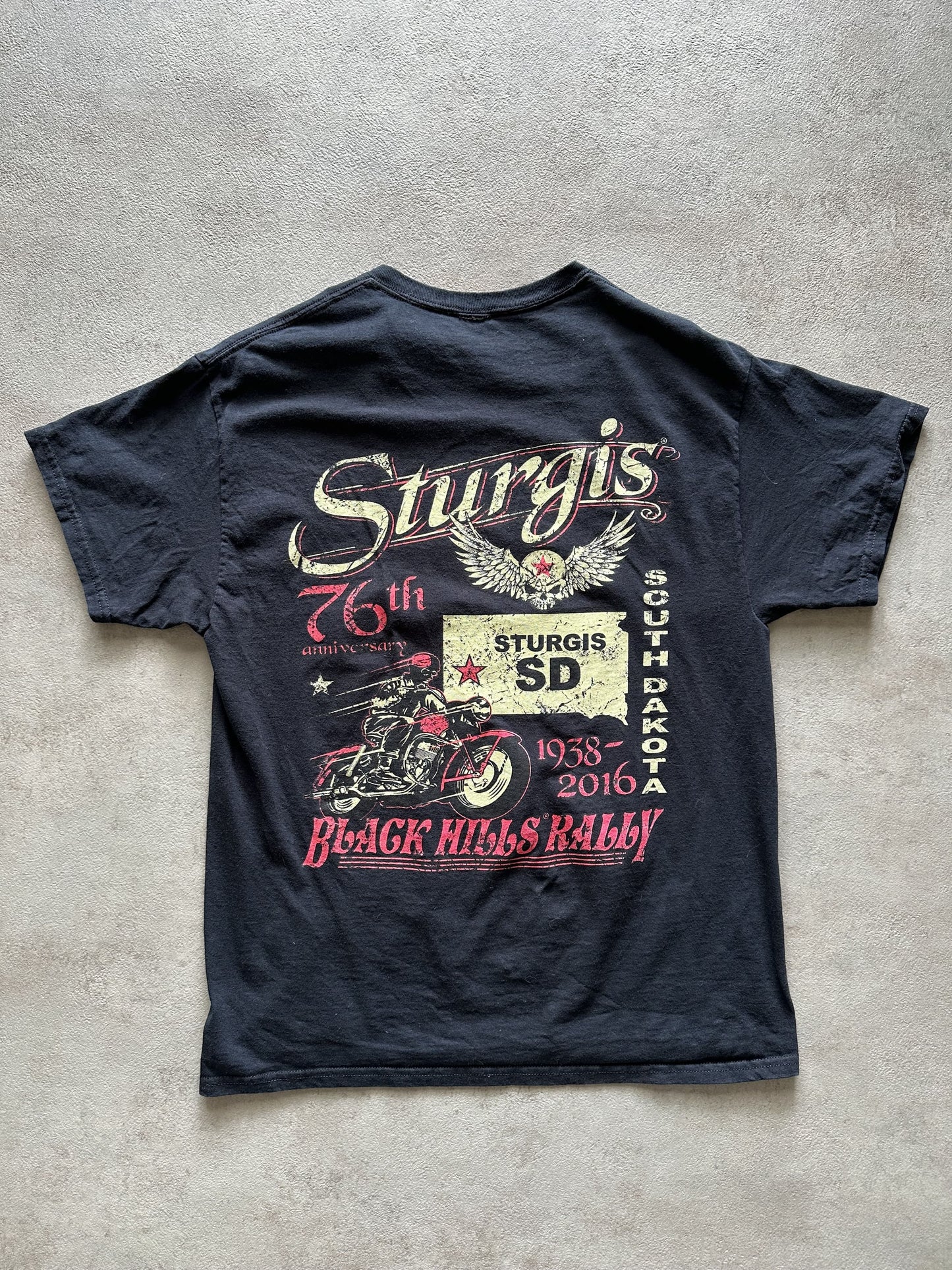VINTAGE STURGIS BLACK HILLS RALLY 2016 T-SHIRT - SMALL