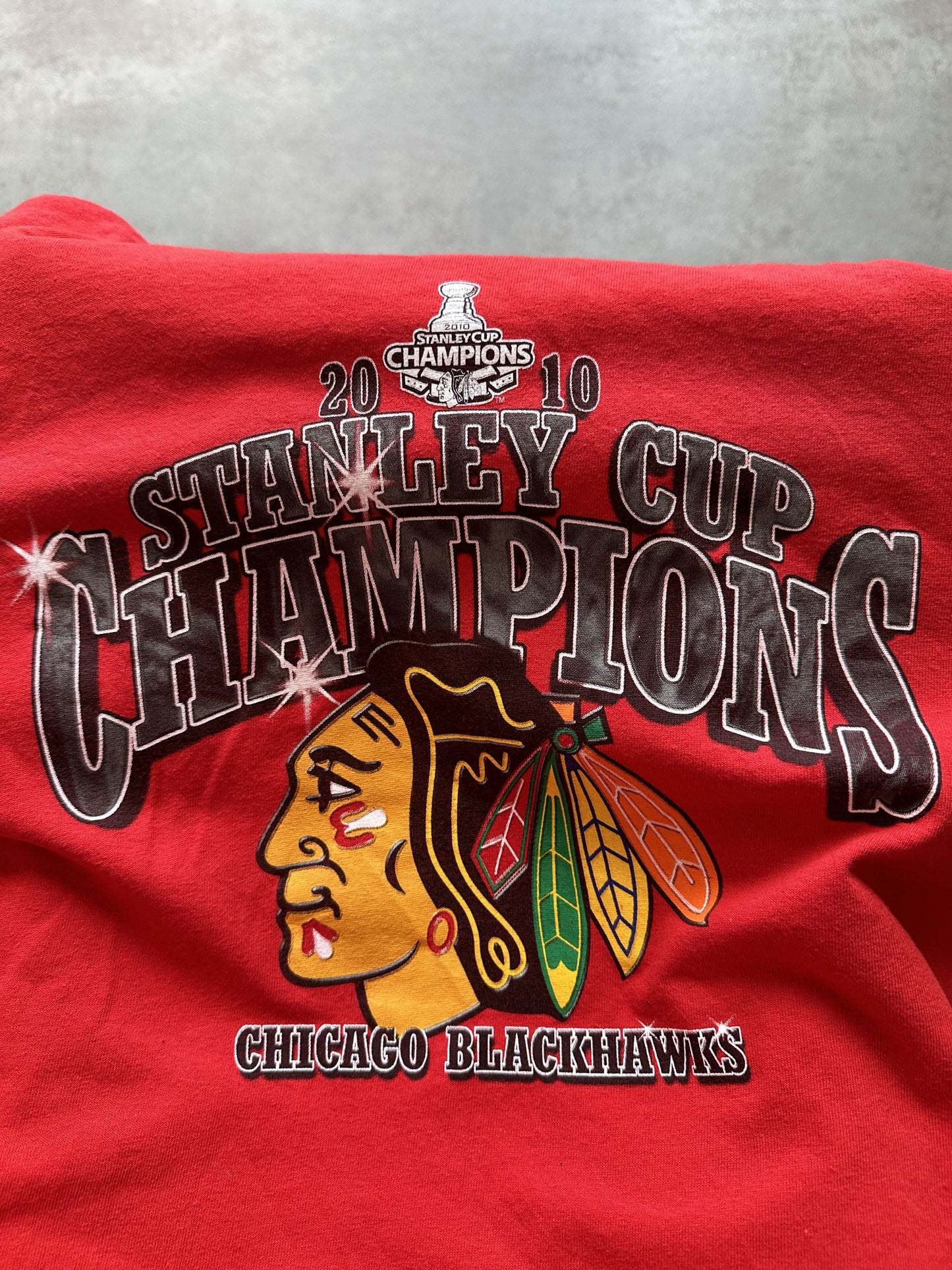 VINTAGE CHICAGO BLACKHAWKS STANLEY CUP 2010 T-SHIRT - MEDIUM