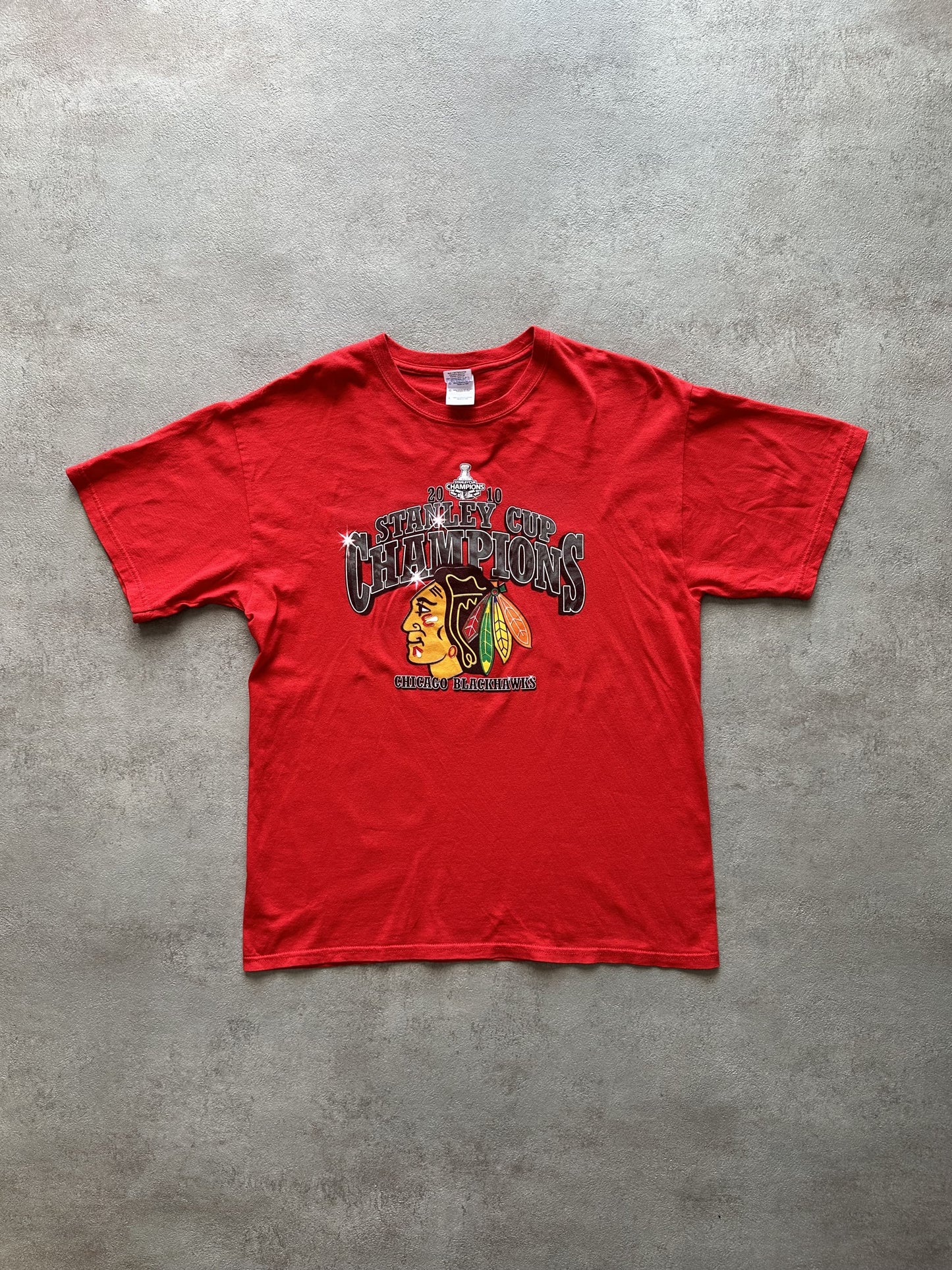 VINTAGE CHICAGO BLACKHAWKS STANLEY CUP 2010 T-SHIRT - MEDIUM