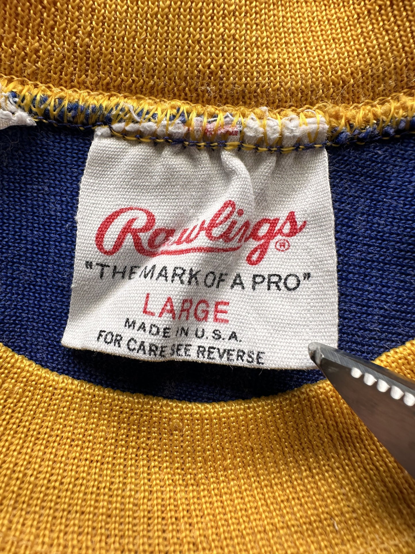 VINTAGE BUFFALO SABRES HOCKEY JERSEY - SMALL